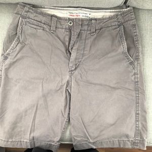 Mens size 36 (L) shorts.